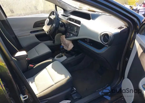 2012 Toyota Prius C Three z USA, uszkodzony, nr VIN JTDKDTB3XC1005288